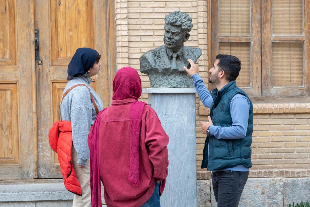 رزرو آنلاین غوطه‌ور در اصفهان اروپایی