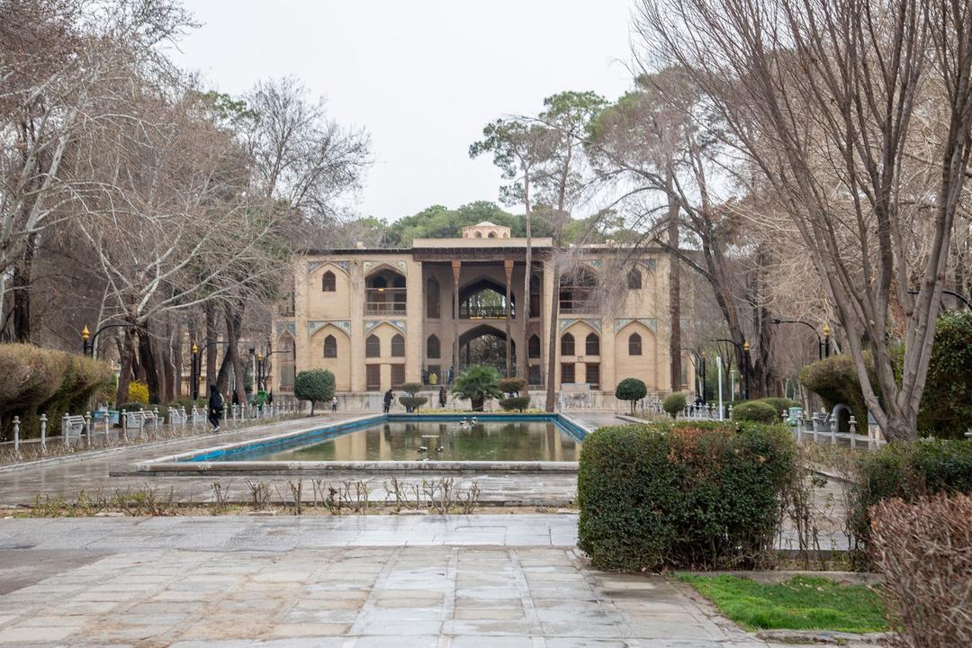 رزرو آنلاین از سی‌و‌سه‌پل تا چهل‌ستون