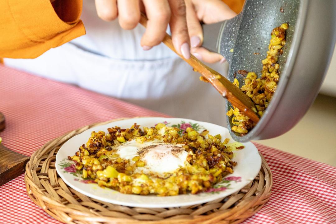 رزرو آنلاین پخت و چشیدن غذاهای گیاهی شیراز با نجمه