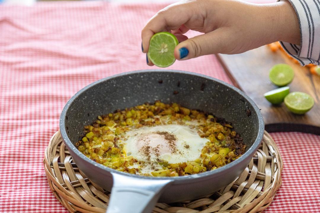 رزرو آنلاین پخت و چشیدن غذاهای گیاهی شیراز با نجمه