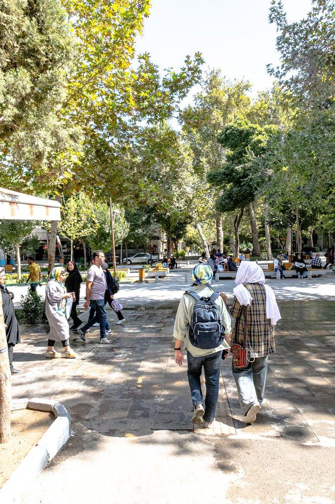 رزرو آنلاین اصفهانی که ندیده‌ایم؛ پرسه در آمستردام اصفهان