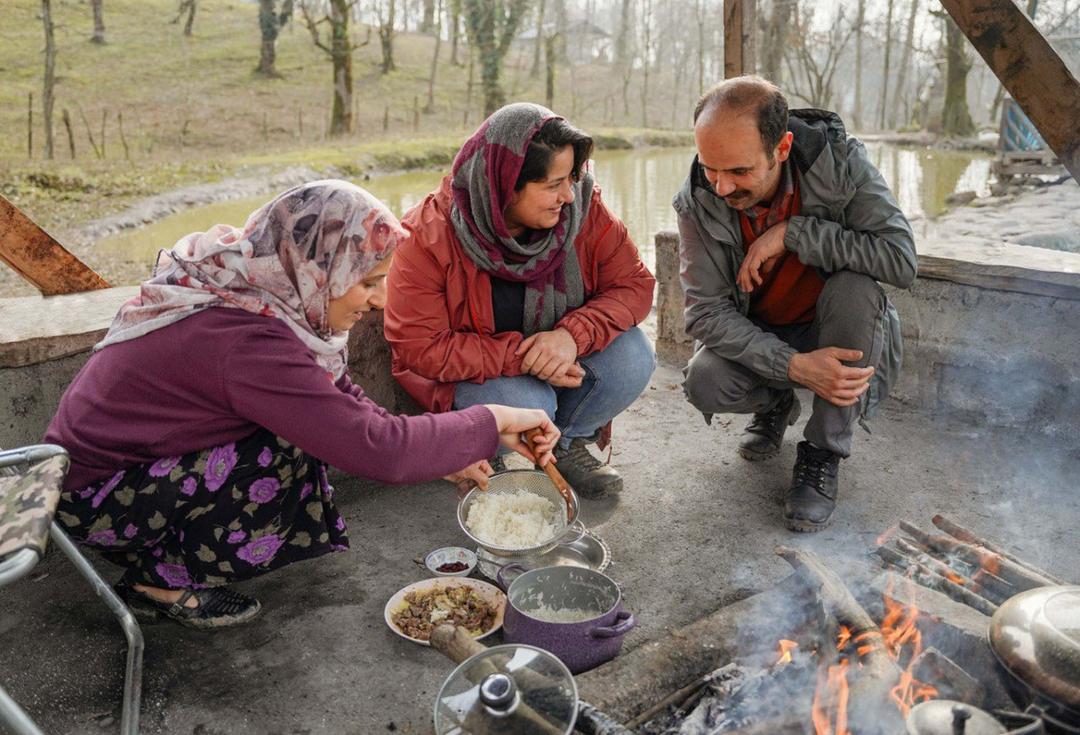 تجربه  پخت تام‌پلو در طبیعت سوادکوه