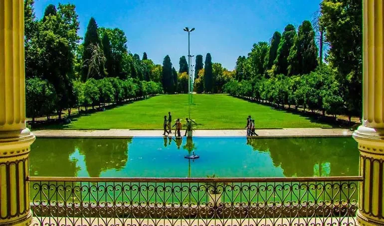 رزرو آنلاین شیرازی که ندیده‌ایم؛ از باغ ارم تا باغ عفیف‌آباد