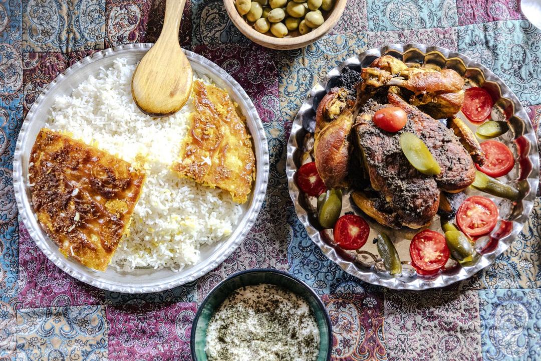 رزرو آنلاین پخت مرغ شکم‌پر در مزرعه