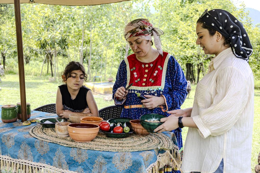 رزرو آنلاین پخت بادمجان شکم‌پر در مزرعه