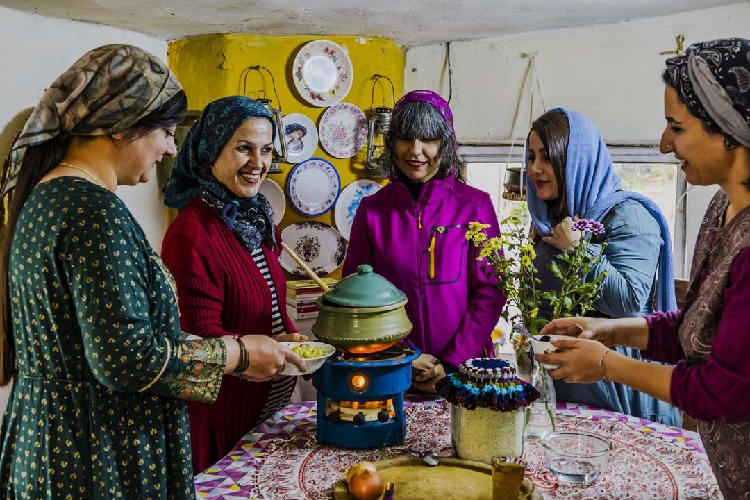 رزرو آنلاین تجربه پخت غوره مسما در مزرعه