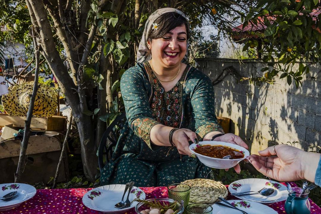 رزرو آنلاین تجربه پخت غوره مسما در مزرعه