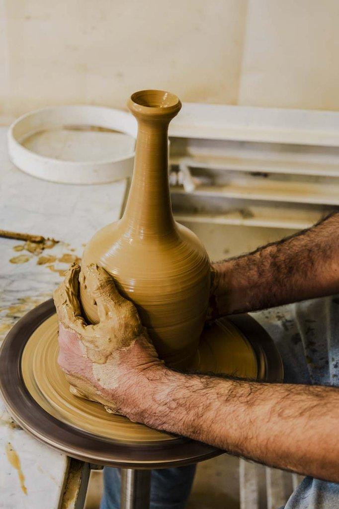 رزرو آنلاین تجربه سفالگری در اصفهان