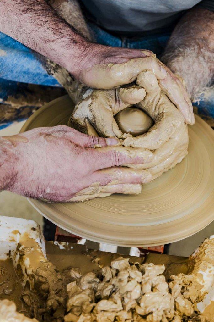 رزرو آنلاین تجربه سفالگری در اصفهان
