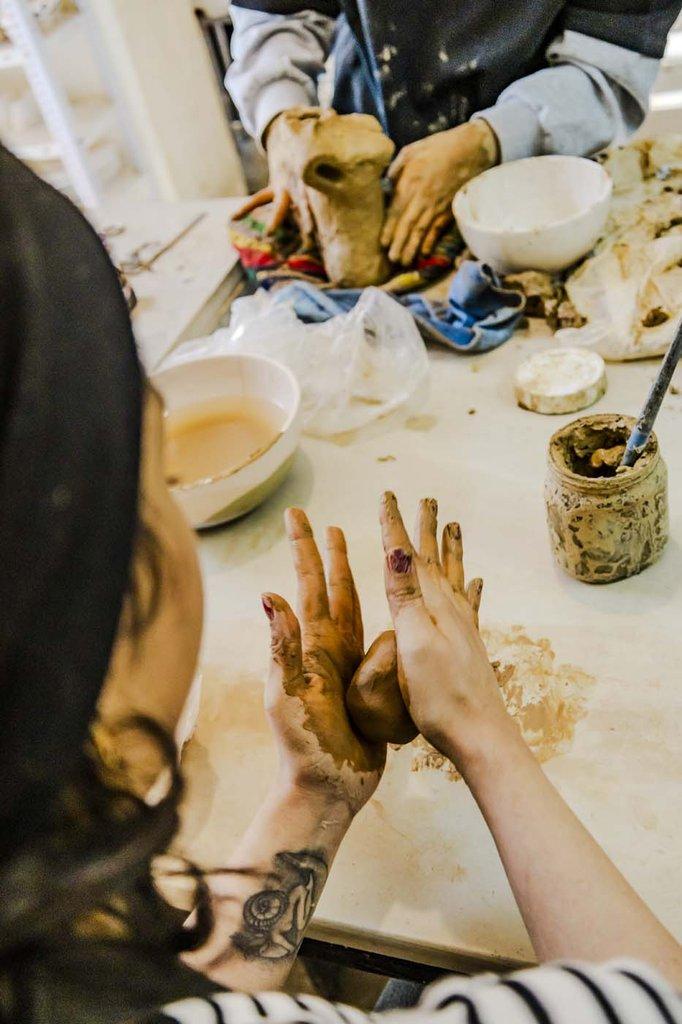 رزرو آنلاین تجربه سفالگری در اصفهان