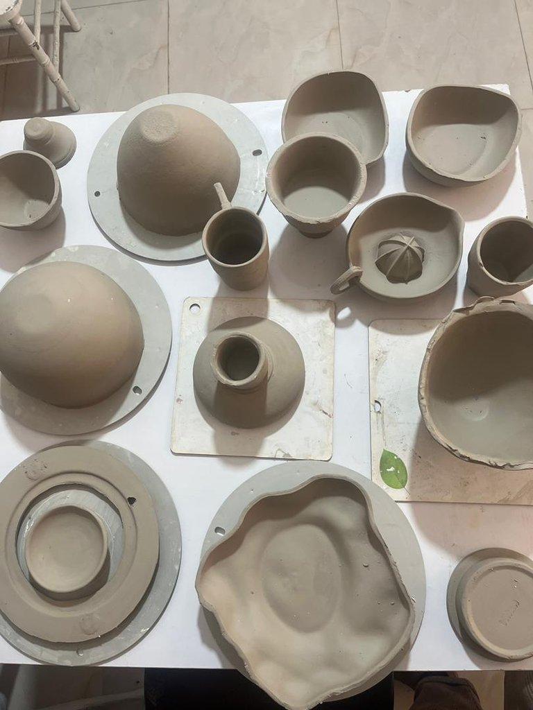 رزرو آنلاین تجربه متفاوت سفالگری به روش ریخته‌گری با دوغاب