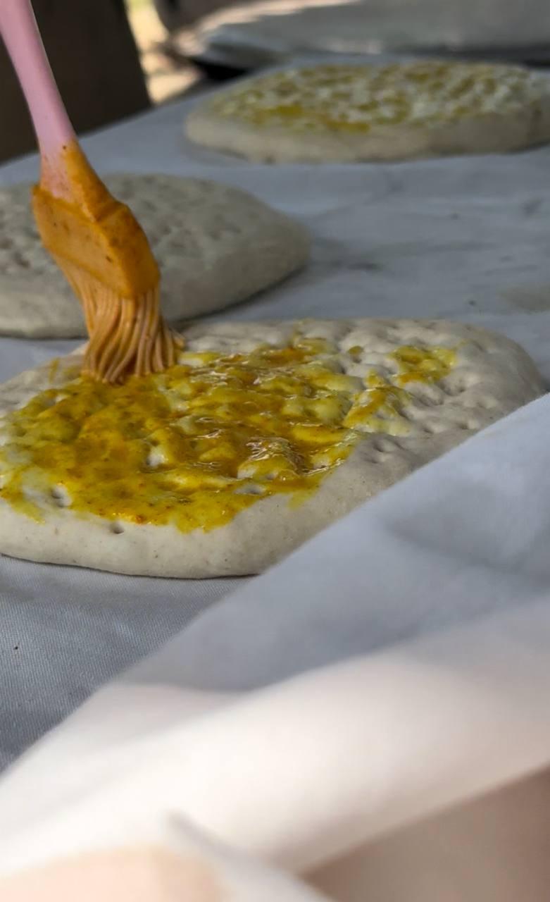 رزرو آنلاین تجربه پخت نان و صبحانه محلی در مزرعه آفتابگردان گرگان