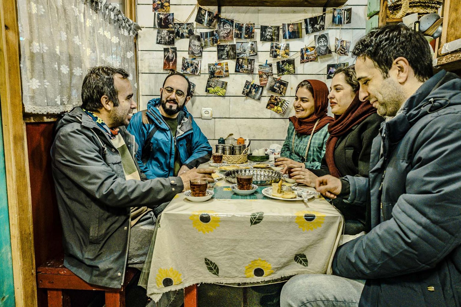 رزرو آنلاین صبحانه و مزه‌گردی در بازار رشت