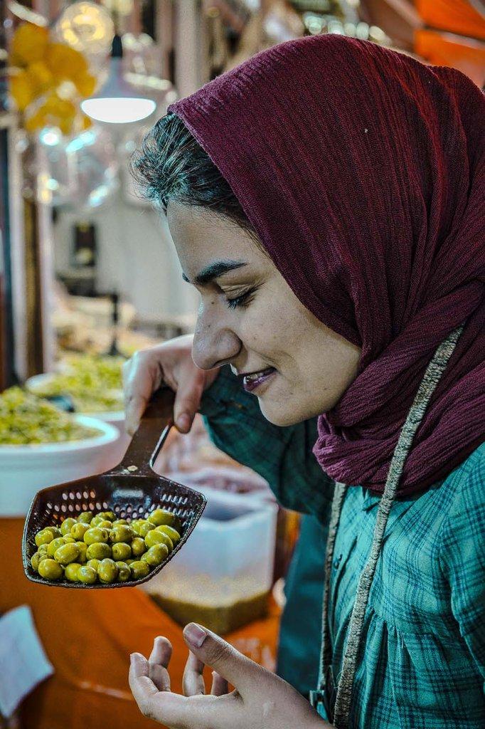 رزرو آنلاین صبحانه و مزه‌گردی در بازار رشت