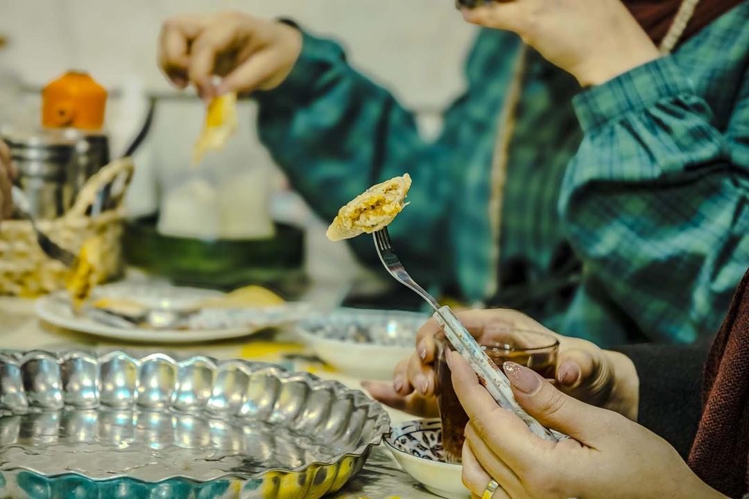رزرو آنلاین صبحانه و مزه‌گردی در بازار رشت