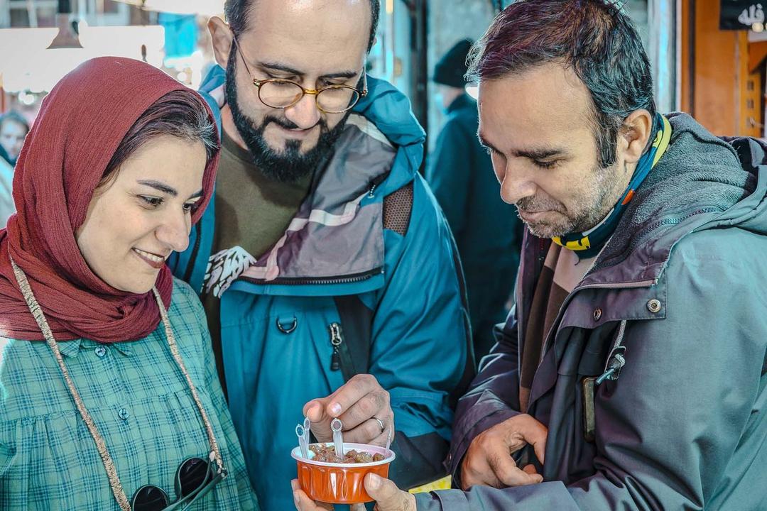 رزرو آنلاین صبحانه و مزه‌گردی در بازار رشت