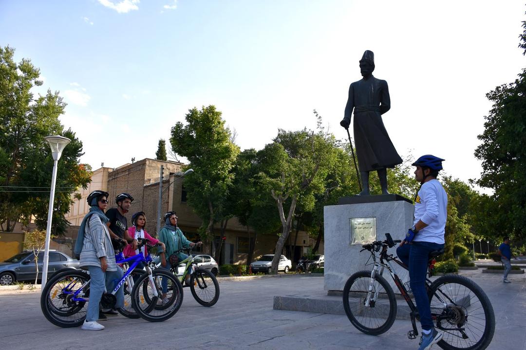 رزرو آنلاین از نقش جهان تا هشت بهشت با دوچرخه