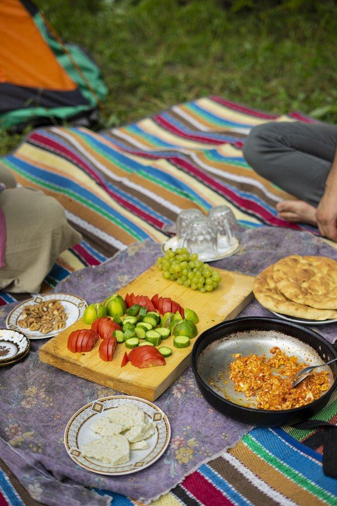 رزرو آنلاین تجربه صبحانه محلی در جنگل‌های ماسال