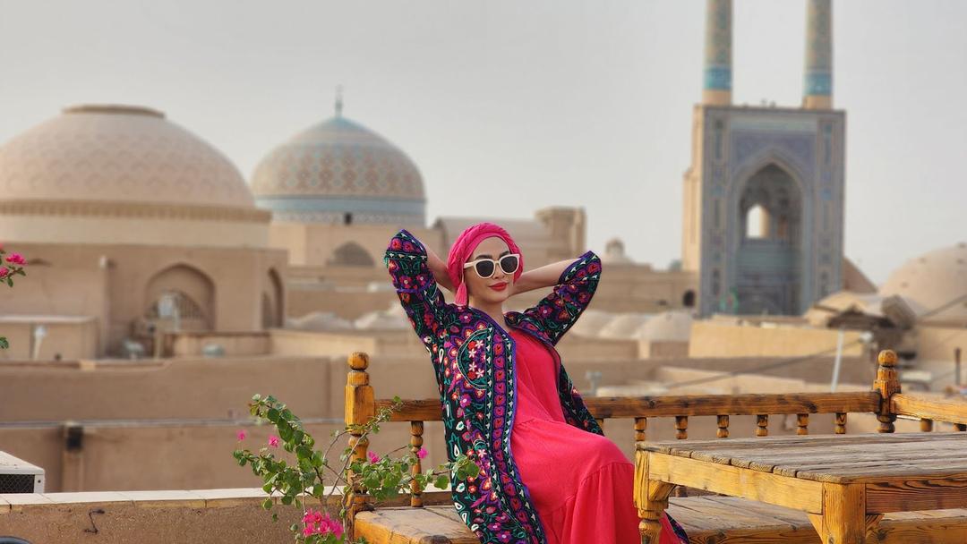 رزرو آنلاین یزدگردی و عکاسی و ویدئو فرمالیته از شما