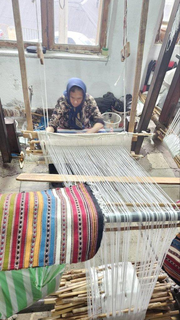 رزرو آنلاین تجربه جاجیم بافی با زنان محلی آلاشت