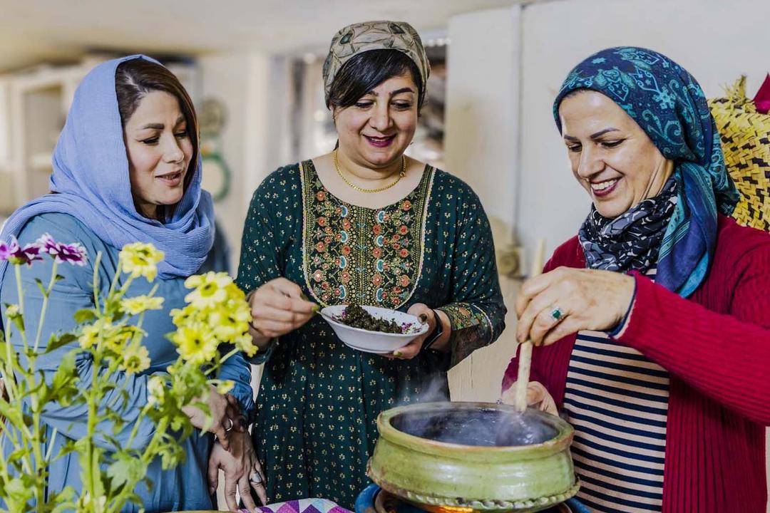 رزرو آنلاین تجربه پخت اناربیج در مزرعه