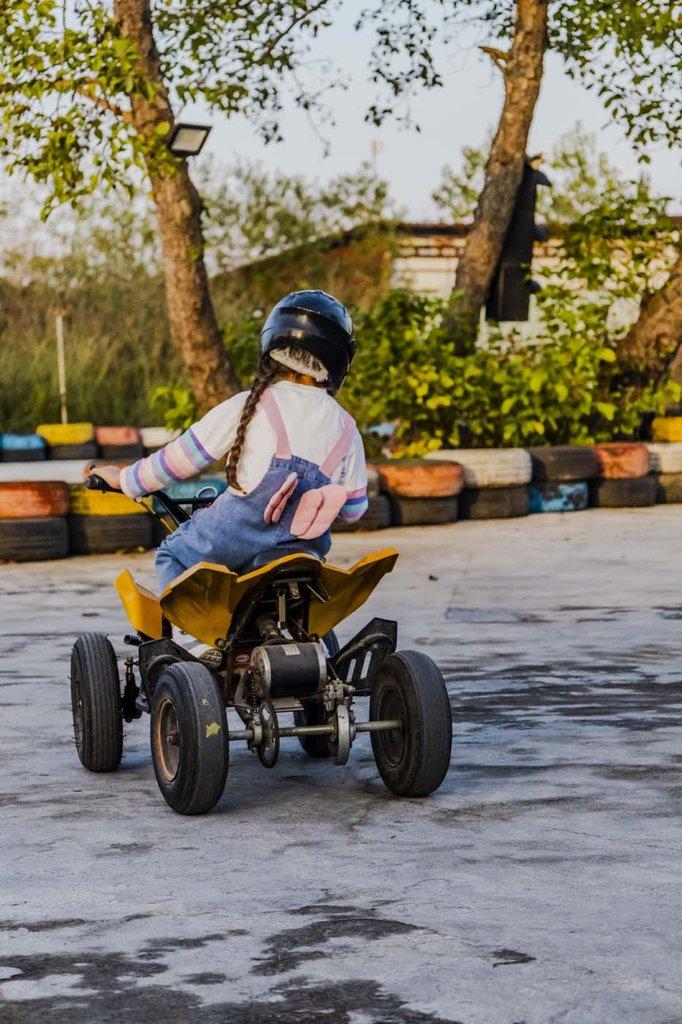 رزرو آنلاین تجربه موتور سواری برای کودکان