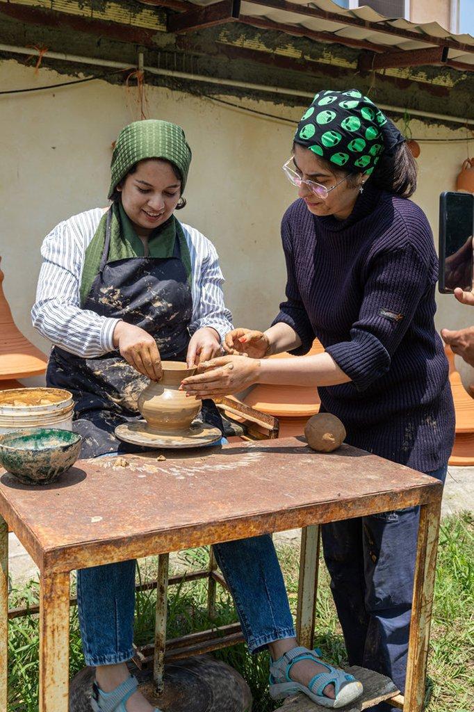 رزرو آنلاین سفالگری در دهکده بابا محب