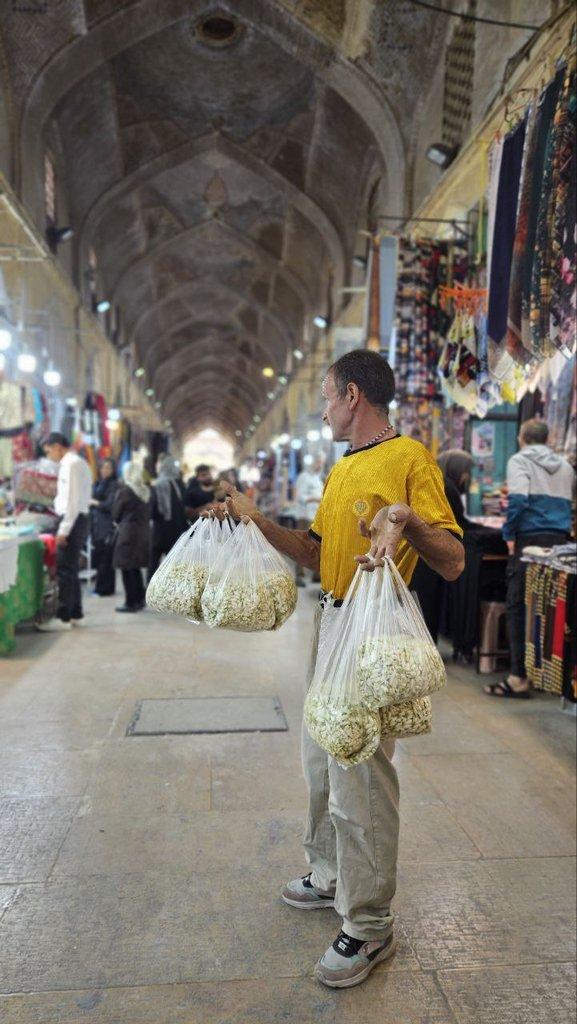 رزرو آنلاین گشت‌وگذار در سوغات‌سرا و بازار شیراز
