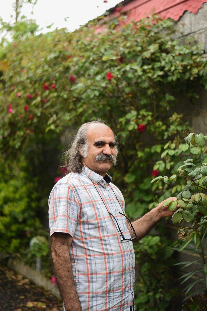 رزرو آنلاین تجربه شنیدن قصه های موسیقی گیلانی با عموصفر
