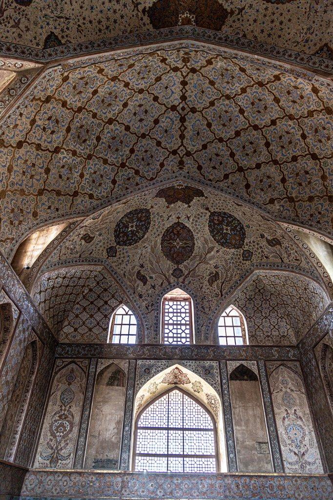 رزرو آنلاین پرسه در نقش جهان و اطراف