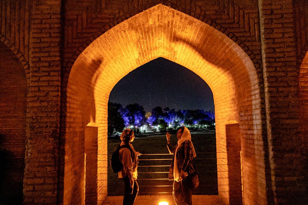 رزرو آنلاین شب‌گردی در اصفهان از نقش جهان تا چهارباغ