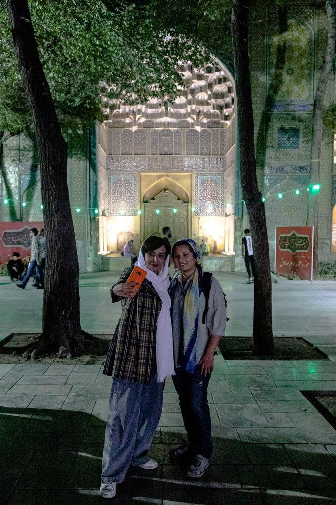 رزرو آنلاین شب‌گردی در اصفهان از نقش جهان تا چهارباغ