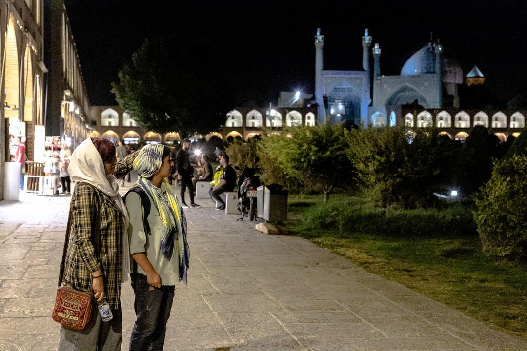 رزرو آنلاین شب‌گردی در اصفهان از نقش جهان تا چهارباغ