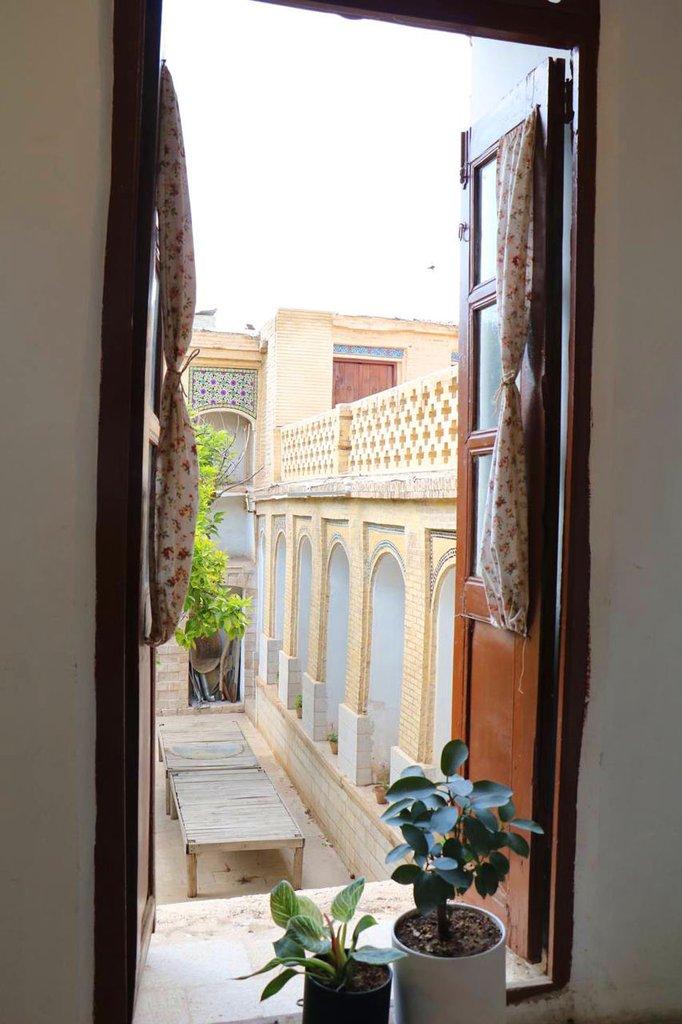 رزرو آنلاین سفالگری در عمارت قاجاری