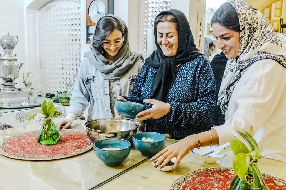 رزرو آنلاین تجربه پخت گوشت لوبیا غذای اصیل کاشان