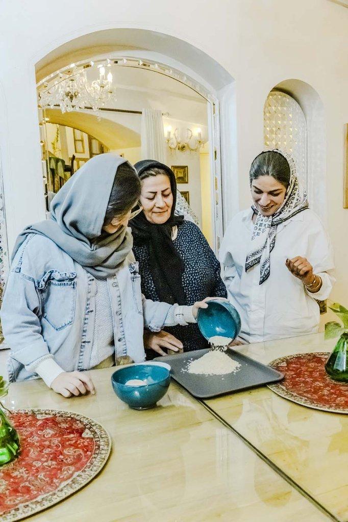 رزرو آنلاین تجربه پخت گوشت لوبیا غذای اصیل کاشان