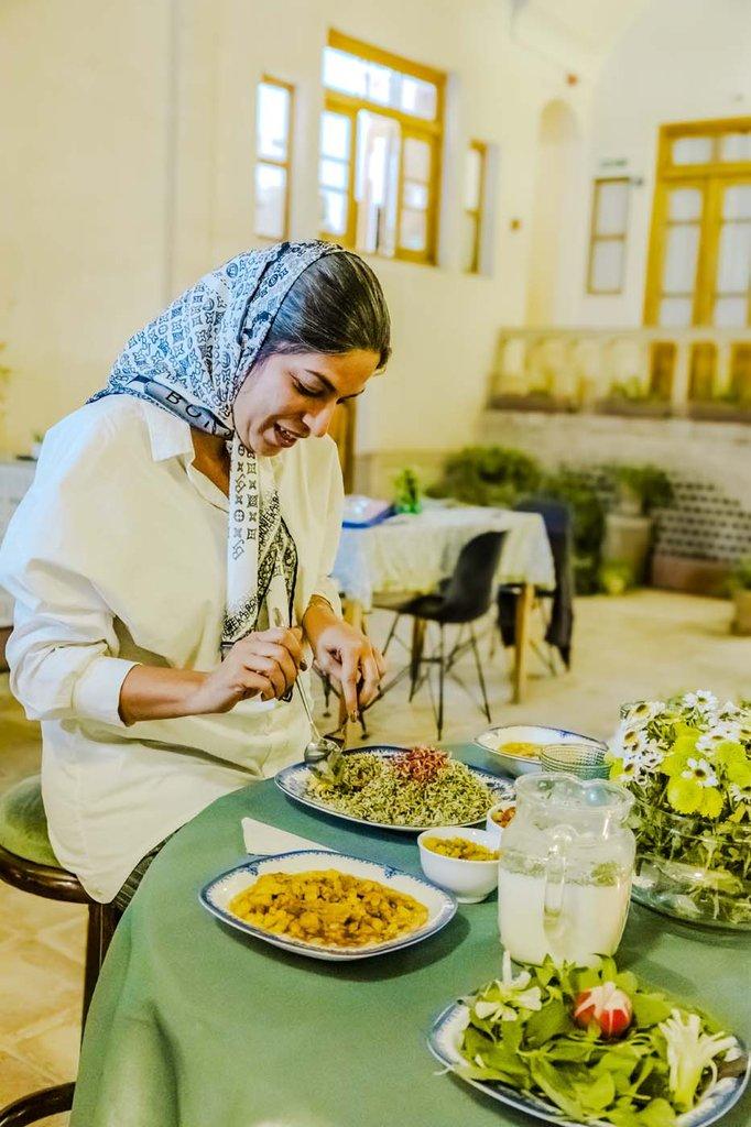 رزرو آنلاین تجربه پخت گوشت لوبیا غذای اصیل کاشان