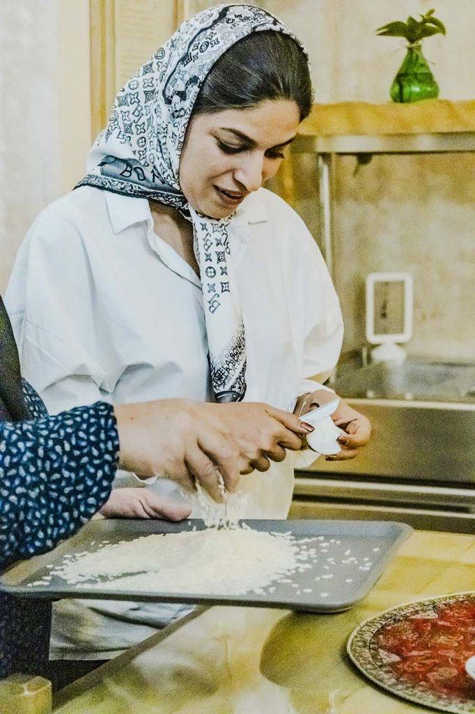رزرو آنلاین تجربه پخت گوشت لوبیا غذای اصیل کاشان