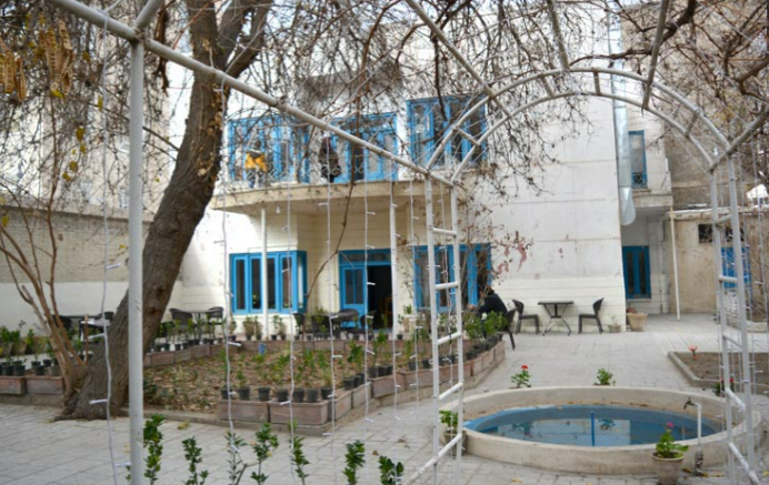 رزرو آنلاین تجربه سفالگری خانه هنر دستان