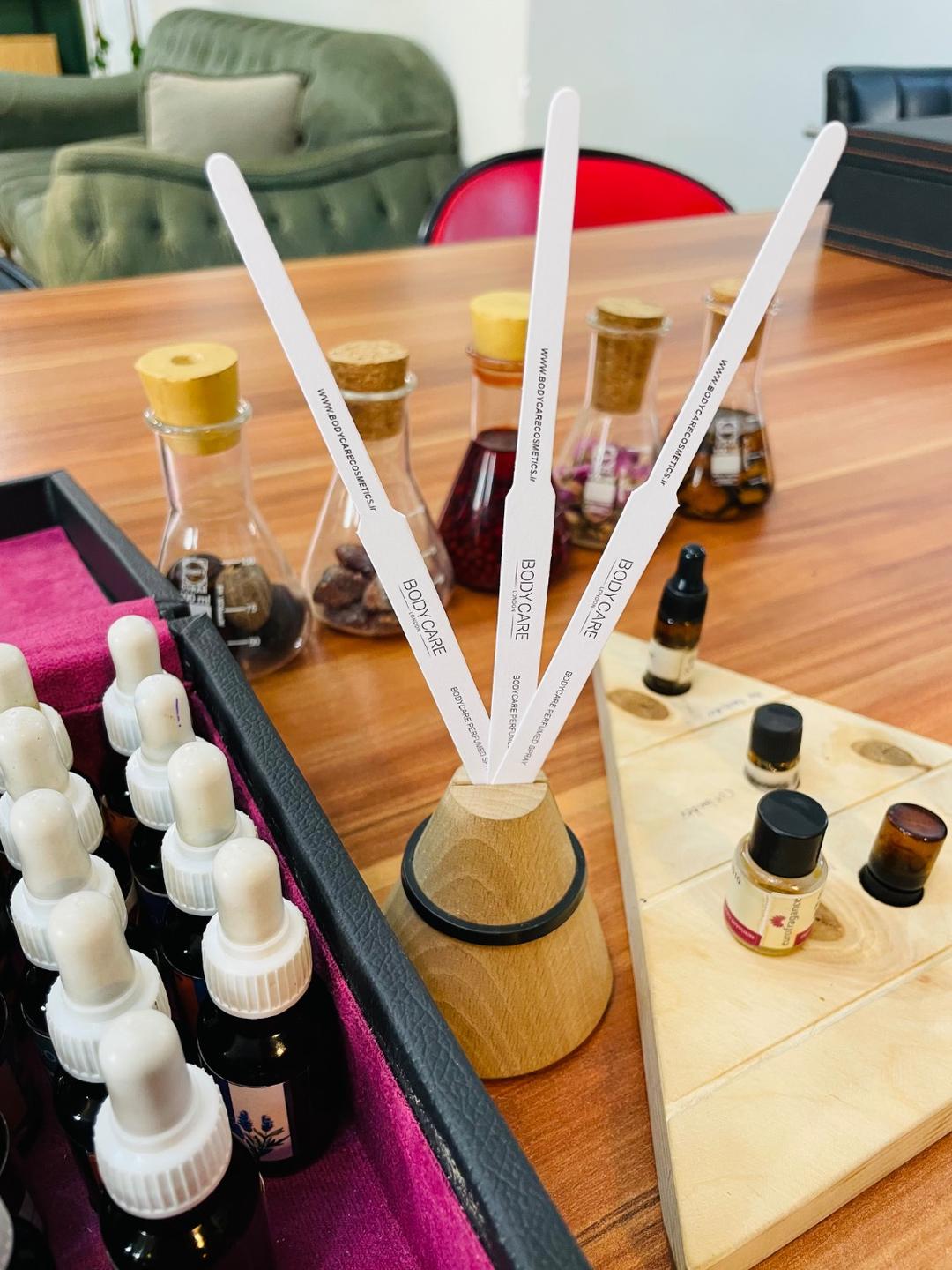 رزرو تجربه زیبای ورکشاپ عطرسازی در مدرسه عطر سازی نیک