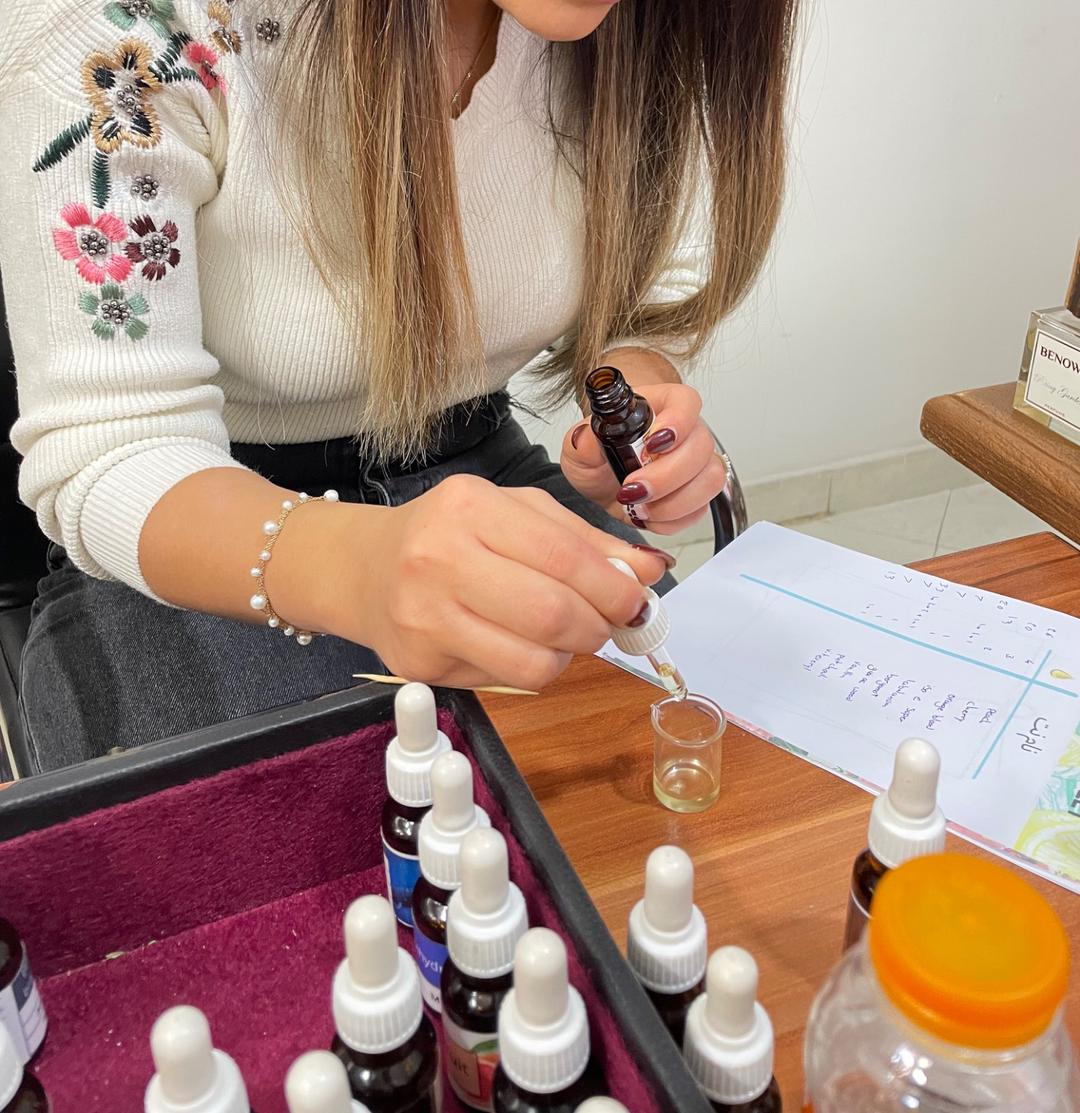 رزرو تجربه زیبای ورکشاپ عطرسازی در مدرسه عطر سازی نیک